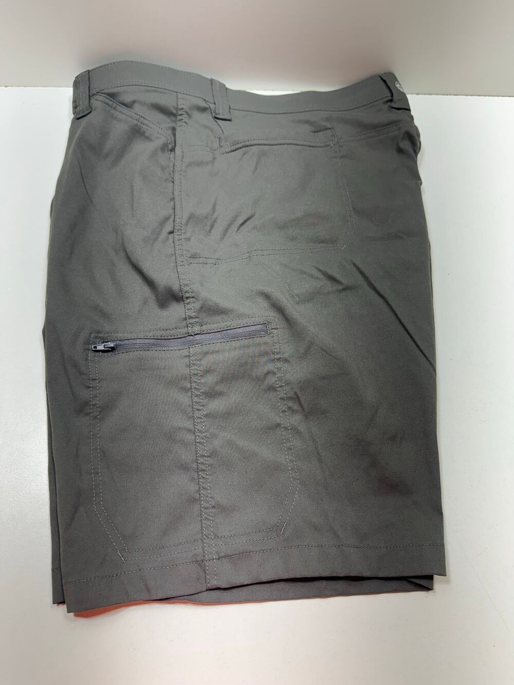 Wrangler Men’s Utility Shorts Gray Sz 42 Stretch Zipper Pockets Hiking Camping